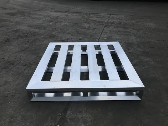 铝托盘