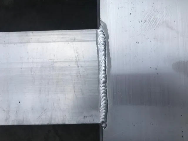 铝托盘